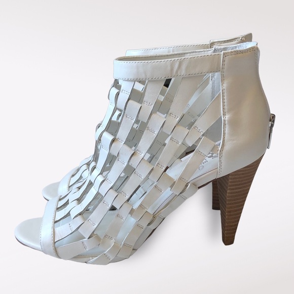 Vince Camuto Aventha White Woven Peep Toe Ankle Boots Booties New 10 - Picture 2 of 12
